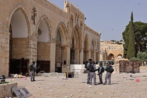 Israeli Police Storm Al Aqsa Mosque Again Leaving Hundreds Injured