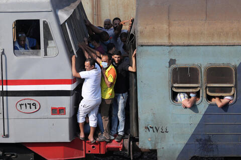 44 مصابا في حادث قطار جديد في مصر