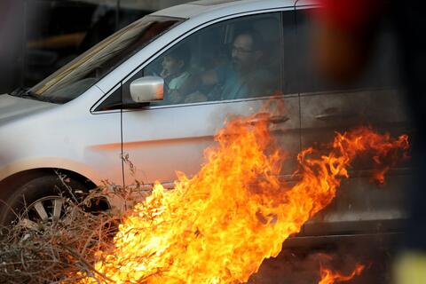 اتساع رقعة احتجاجات لبنان.. وعون يدعو لاجتماع أمني