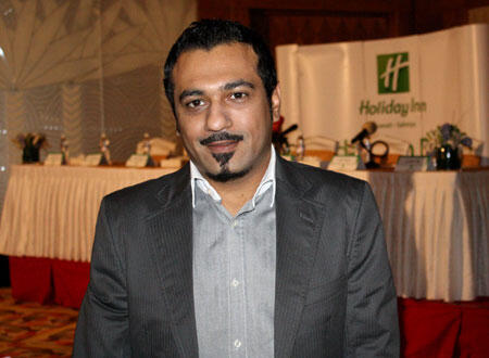 محمد الصيرفي يريد الزواج من منقبة وجميلة.. 
