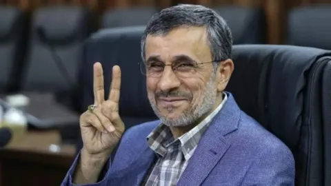 أحمدي نجاد: أكبر مسؤول إيراني لمكافحة التجسس الإسرائيلي كان جاسوسا لإسرائيل