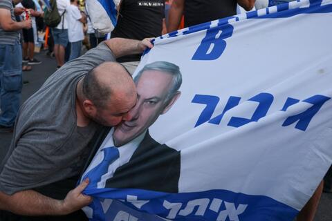 End of a Netanyahu Era: Naftali Bennet in The Israeli Driving Seat 