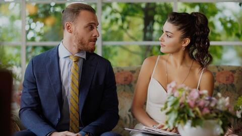 New Show?! Kerem Bürsin and Hande Erçel's Relationship Attracts Netflix