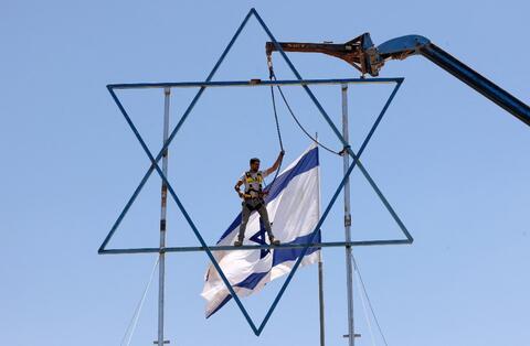Israel Renew Attacks on Gaza