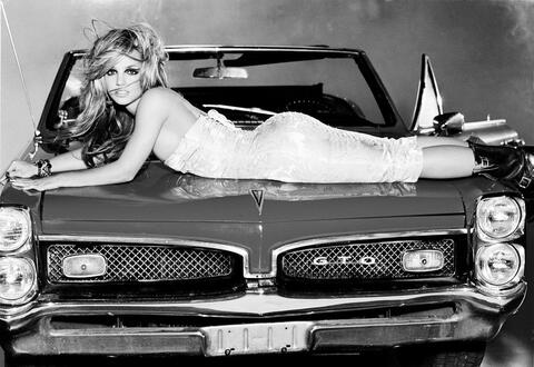 Britney Spears Shares Another Topless Instagram Picture