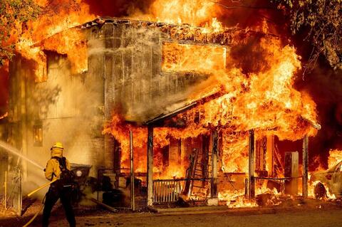 One Killed in Turkey's Massive Forest Fire