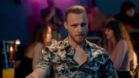 Kerem Bürsin Gets NAKED Anywhere in This Case