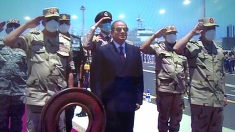السيسي يفتح قاعدة عسكرية تطل على البحر المتوسط