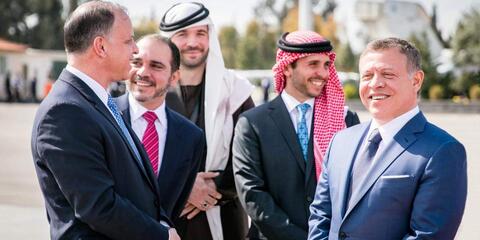 أمير أردني يتزوج من فتاة شركسية .. ومهنة العريس تصدم المتابعيين!