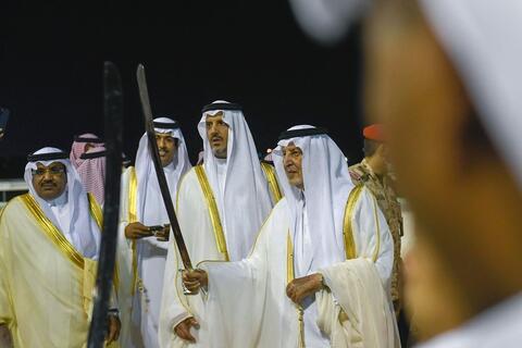 الأكثر تداولًا في السعودية.. الأمير خالد الفيصل يؤدي العرضة