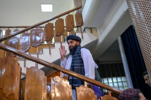 Taliban Fighters Flog Man Publicly in Kabul Over Claims of Stealing