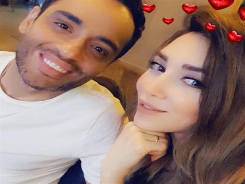 بعد دعابته في عيد ميلادها: رامي جمال و زوجته يردان على مهاجميهم