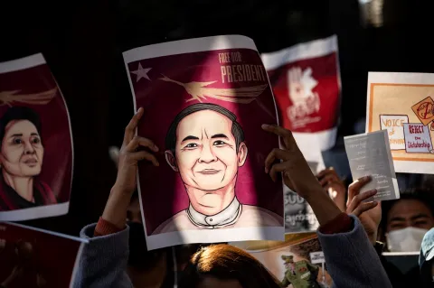 Ex-Myanmar President Win Myint Told to Resign or Else!