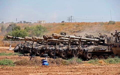 Israeli Tanks Assemble on Occupied Golan Heights Towards Syria 