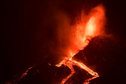 La Palma Volcano Sees Spectacular Explosions as Its Crater Collapses  