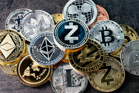 أفضل 5 عملات رقمية للاستثمار في عام 2022