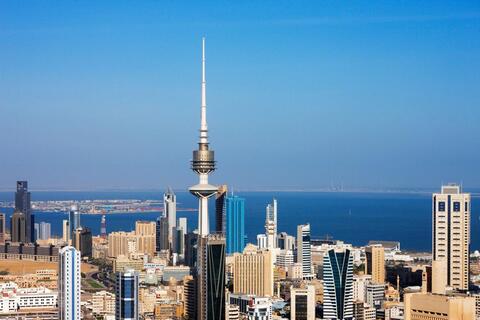 الإمارات تسحب دبلوماسييها من لبنان تضامنا مع السعودية