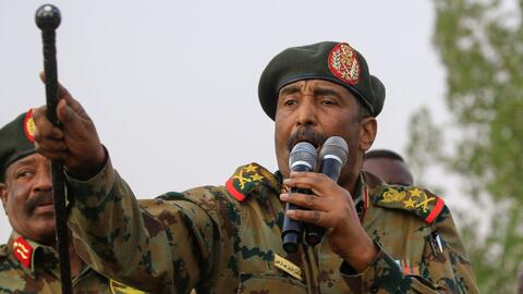 الخرطوم.. البرهان يكشف مكان وجود حمدوك وموعد إطلاق سراحه 