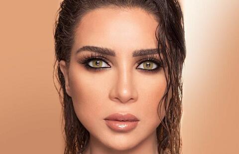 مي عز الدين تعود بعد اعتزال مواقع التواصل و زملائها:(طلتك بالدنيا)