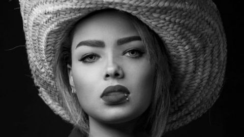 بأمر من الحوثي.. سجن عارضة الأزياء اليمنية انتصار الحمادي 5 سنوات