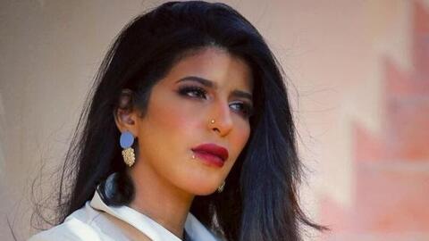 أروى عمر تبكي بعد انتشار فيديو فاضح لها
