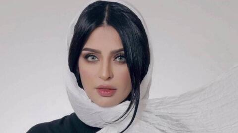 منال العيسى تحقق حلمها بسيلفي مع الأمير محمد بن سلمان.. وبدور البراهيم تعرب عن سعادتها!