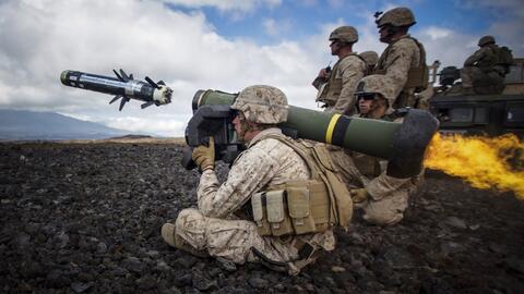 اميركا تؤجج التوتر في البلقان وتدعم اوكرانيا بصواريخ جافلين