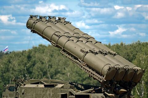 Russia Sends S-400 Defense Systems to India