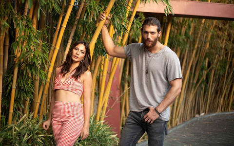 Sex Scenes Between Demet Özdemir and Kerem Bürsin in a New Show.. Will Hande Erçel Be OK With Them?!
