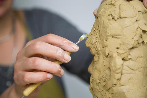 Sculptor Nasser Hawsawi is a Self-developed Artist