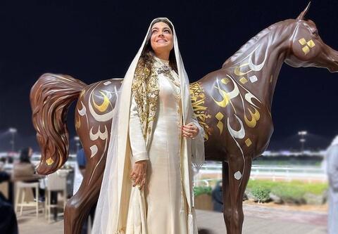 السعوديات يتحولن إلى عارضات أزياء في كأس السعودية للخيل 2024(صور)