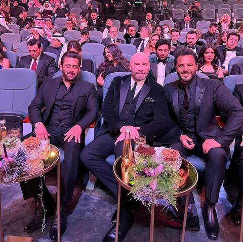 لقاء العمالقة جون ترافولتا وسلمان خان في الرياض