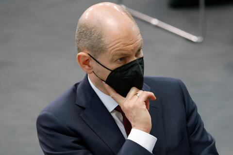 Germany Chancellor in Kyiv to Decrease Escalation With Russia (AFP)