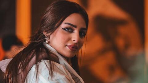 هند القحطاني وابنتها رؤى ترتديان الحجاب.. 