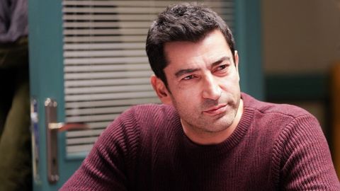 Kenan İmirzalıoğlu Weight Loss Draws Attention During 'Stars of the Year' Awards Night