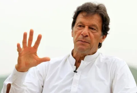 عمران خان للاتحاد الأوروبي: باكستان ليست عبدا لكم