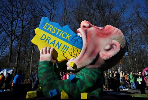 More Russians Arrested During Protests Against Ukraine Invasion