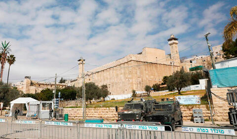 Israeli Soldiers Kill Palestinian Woman Near Hebron's Al Ibrahimi Mosque 