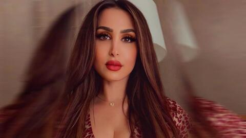 هند القحطاني تبكي ألمًا بعد عملية أنفها.. 