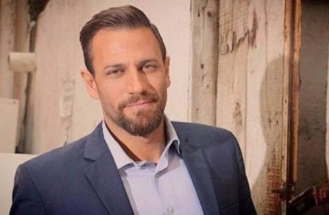 نيقولا معوض يشارك صورته رفقة والده لأول مرة.. شاهد الشبه الكبير بينهما