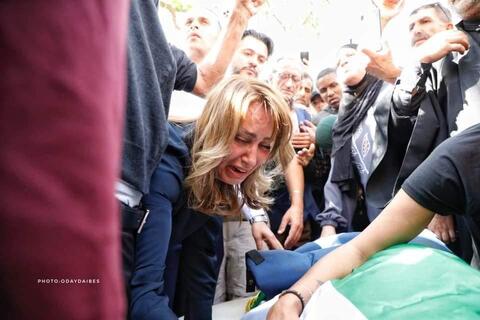 تحديث مستمر: شهود عيان يروون اللحظات الاخيرة قبل استشهاد شيرين ابو عاقلة