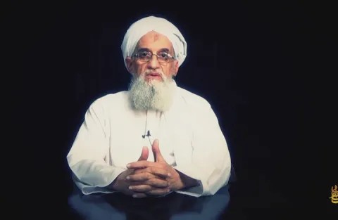فيديو لـ ايمن الظواهري: اميركا ضعيفة والدليل في اوكرانيا