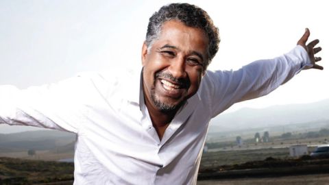 الشاب خالد يقارن نفسه بمايكل جاكسون.. ونجاح أغنيته 