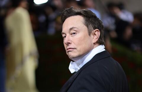 Elon Musk Plans to Reverse Trump's Twitter Ban