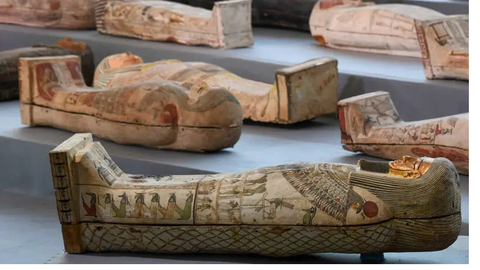 Egypt Discovers 250 Mummies in Saqqara 