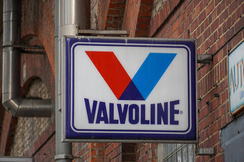 Saudi Aramco Mulls Acquiring Valvoline’s Petroleum Unit - Report
