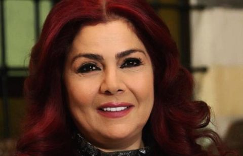 صباح الجزائري تبهر متابعيها بصورة رومانسية مع زوجها
