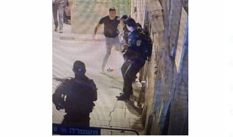 طعن جندي اسرائيلي على ابواب الاقصى