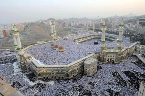 انطلاق حج المسلمين الأكبر منذ تفشي جائحة كورونا