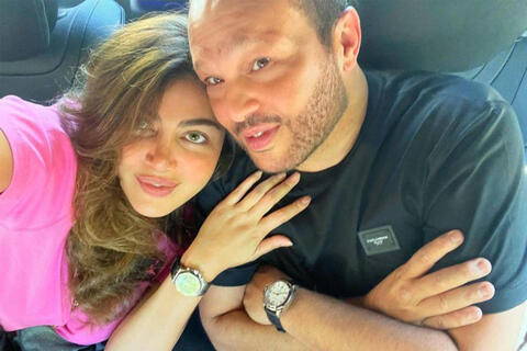 ريهام حجاج و زوجها في وصلة غزل الكترونية